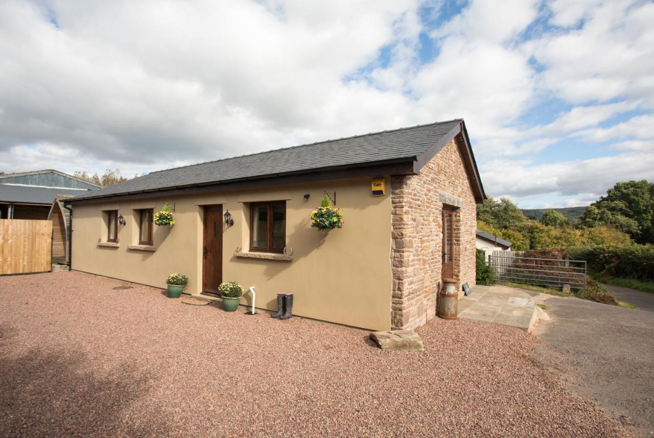 The Old Dairy - Boutique Countryside Cottage At Harrys Cottages Pen-y-Clawdd Exterior photo