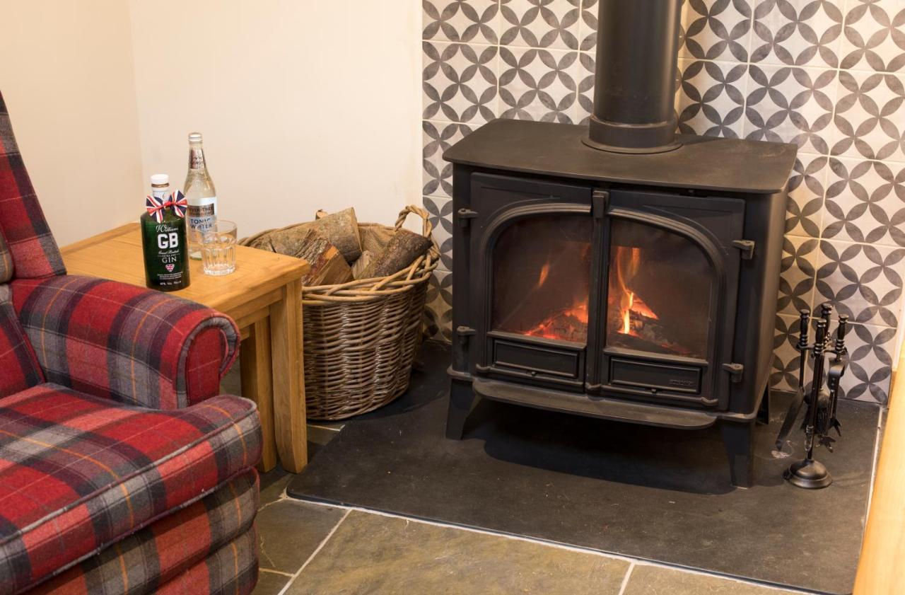 The Old Dairy - Boutique Countryside Cottage At Harrys Cottages Pen-y-Clawdd Exterior photo