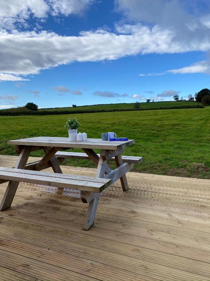 The Old Dairy - Boutique Countryside Cottage At Harrys Cottages Pen-y-Clawdd Exterior photo