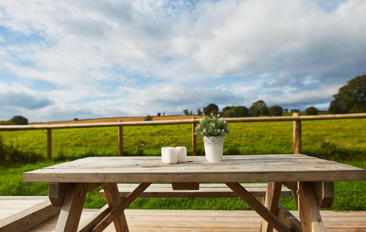 The Old Dairy - Boutique Countryside Cottage At Harrys Cottages Pen-y-Clawdd Exterior photo
